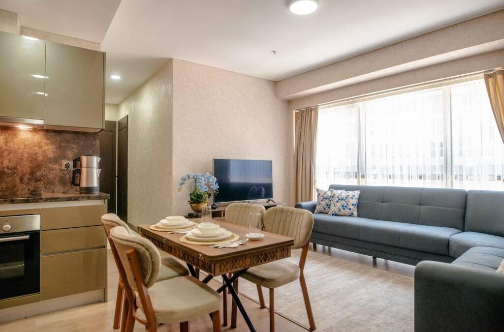 Mustafakemalpasa Apartment | Modern residence in a complex with pool