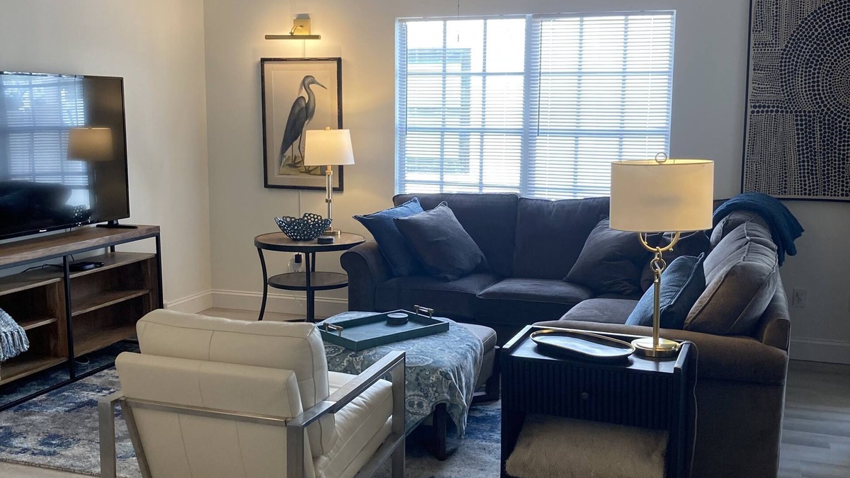 Vero Beach House | MODERN RETREAT: 2/2, w/private study, garage, screened patio, and front porch.