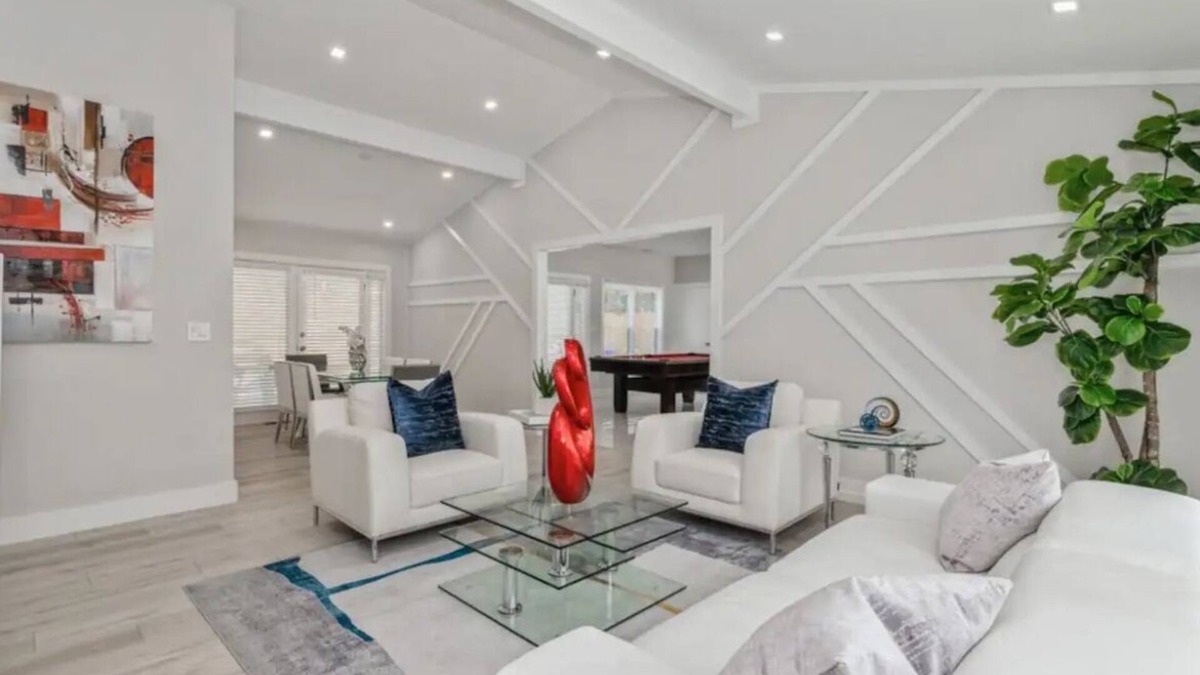 Chastain Park House | Modern Retreat in Buckhead next to Golf and Parkn