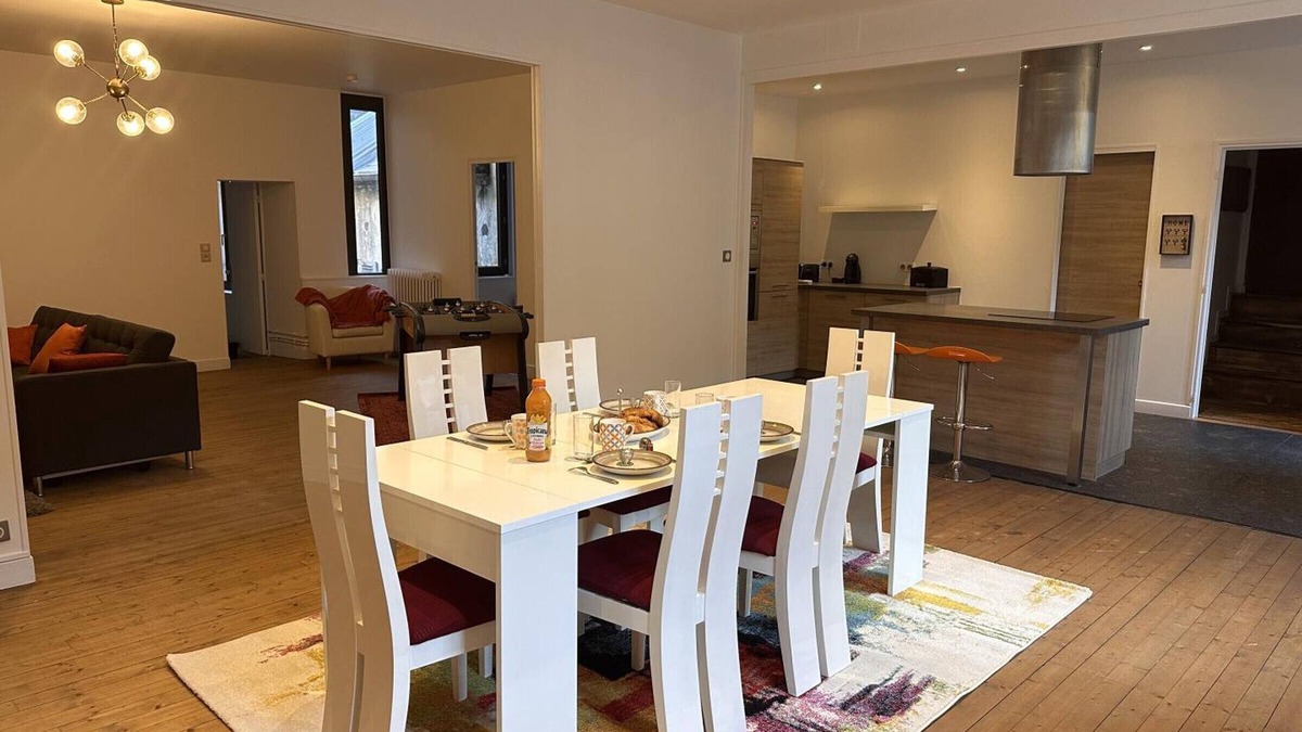 Moulins Apartment | Modern retreat in Moulins, 4 people, all inclusive