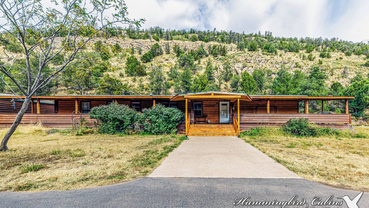 Alto Cabin | Modern Retreat with Hot tub & Pet Friendly!