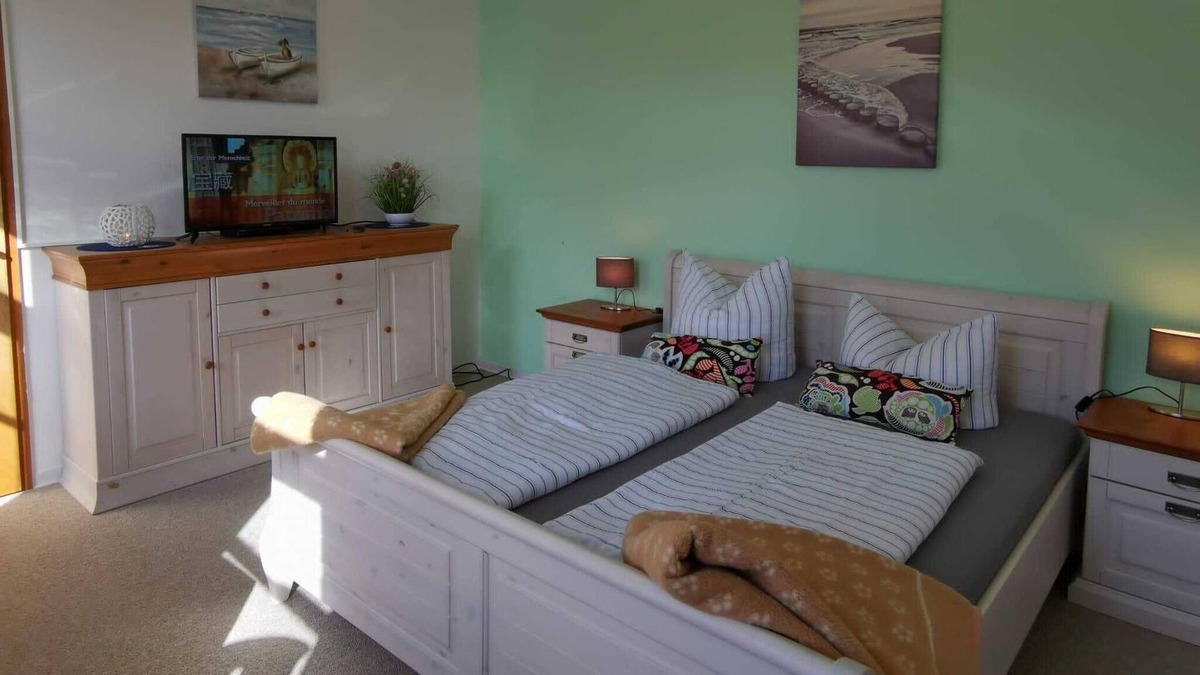 Rabenholz Bed & Breakfast | Modern room with a private bathroom
