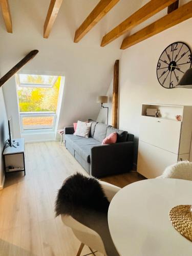 Egelsbach Apartment | Modern, ruhig, gemütlich - Dachstudio nahe Frankfurt & Darmstadt