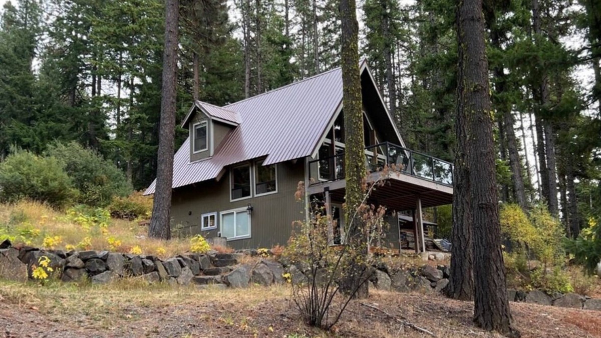 Cle Elum Cabin | Modern rustic cabin w/room to spread out & relax - 5 mins from Lake Cle Elum!