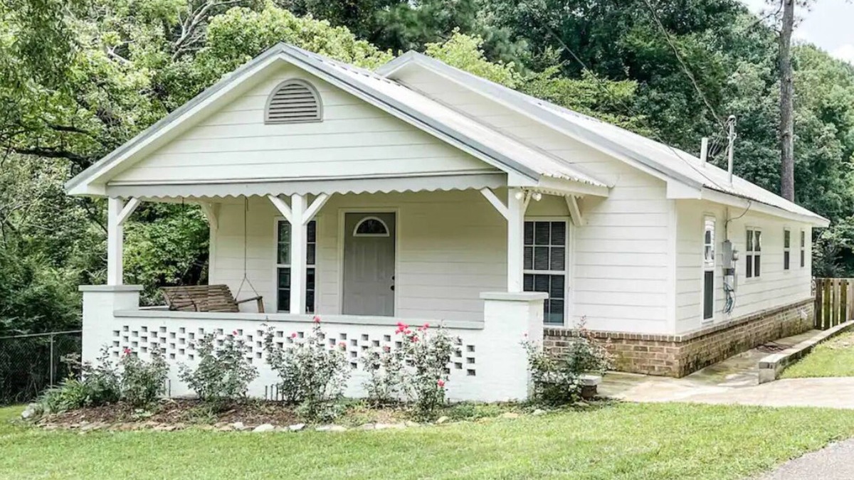 Shannon House | Modern, rustic home convenient to Golf Courses, Legacy Arena, Hoover Met + more