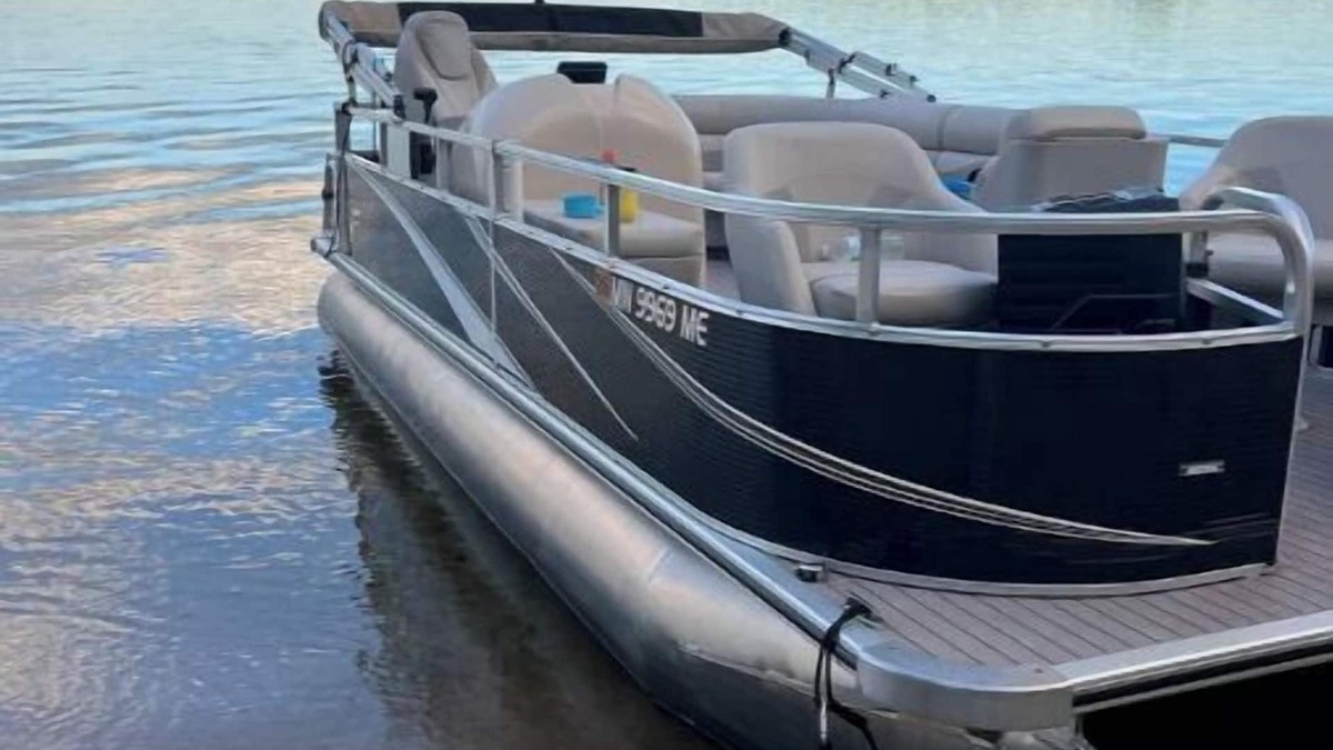 Grand Rapids House | Modern RV come “GLAMP” in style