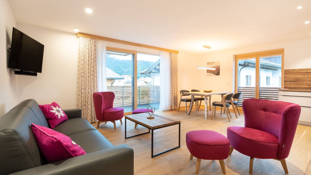 Oberstdorf Apartment | Modern, sauna, underground parking (entrance height 2.10m), elevator, free summer mountain lift