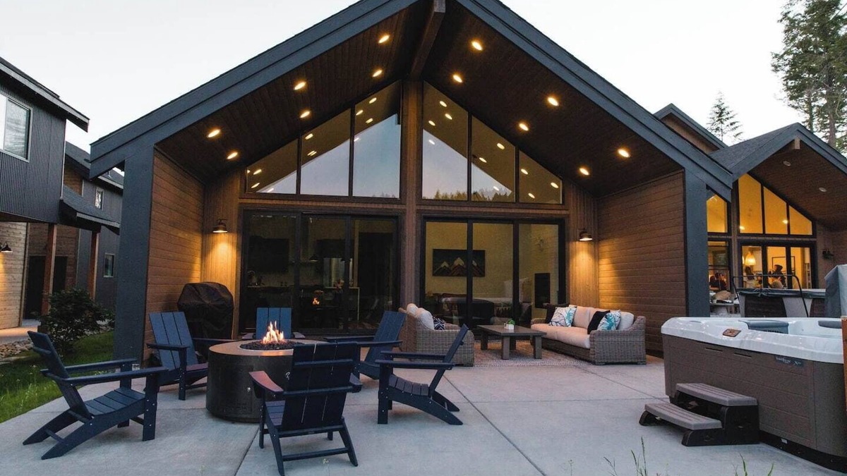 Roslyn Cabin | Modern Scandanavian design meets ultra comfort in this luxury cabin in Suncadia