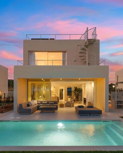 Aldeia House | Modern Sea View Villa, Heated Pool,Rooftop Jacuzzi Outdoor Kitchen 12min faro Airport