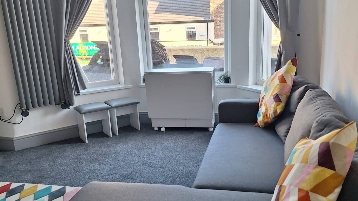 Waterloo Apartment | Modern Seaside Apartment near Crosby Beach & LFC