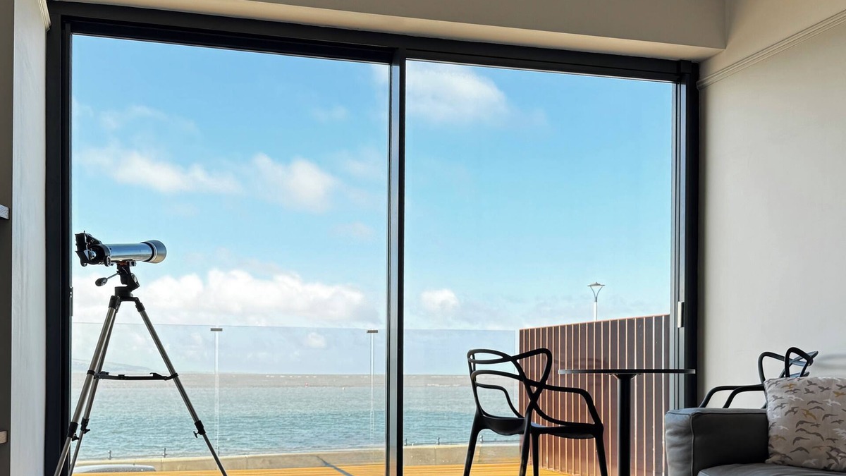 Irby House | Modern Seaside Townhouse in West Kirby with Amazing Views!