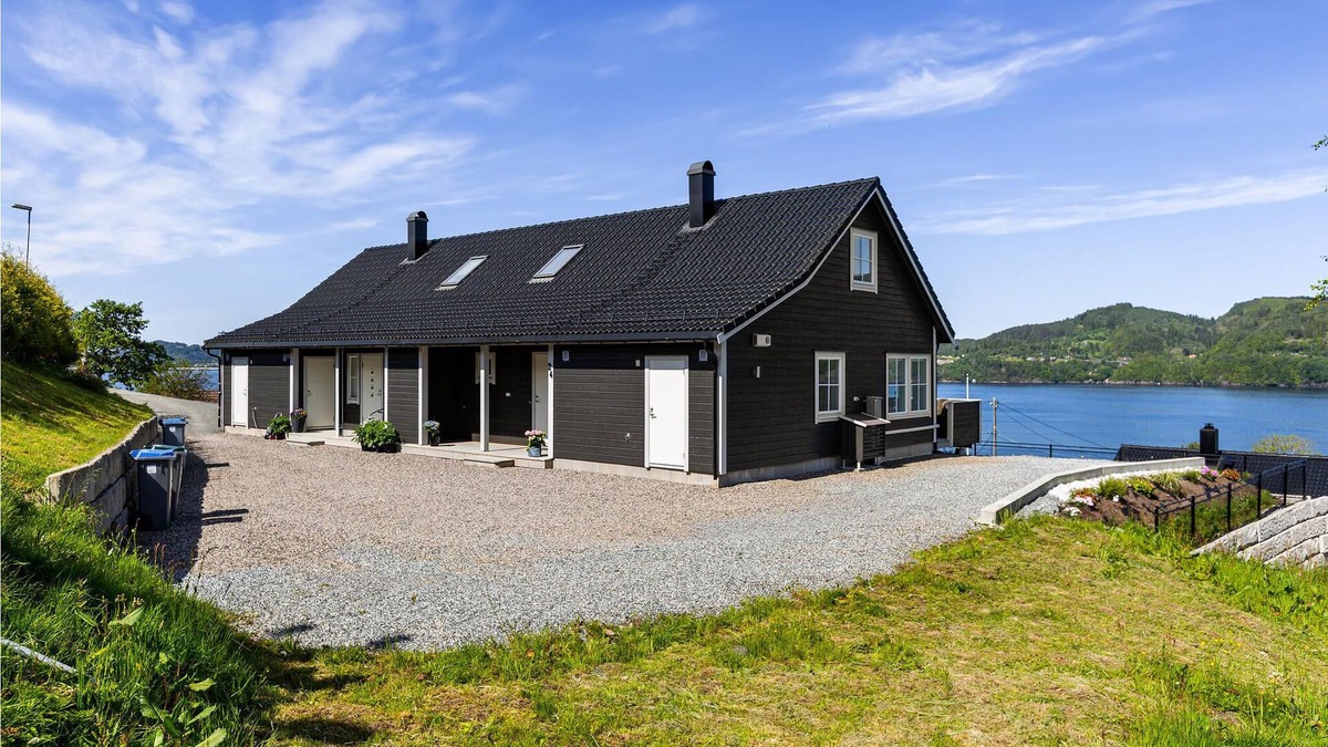 Osteroy House | Modern semi-detached house in natural surroundings with beautiful fjord view.