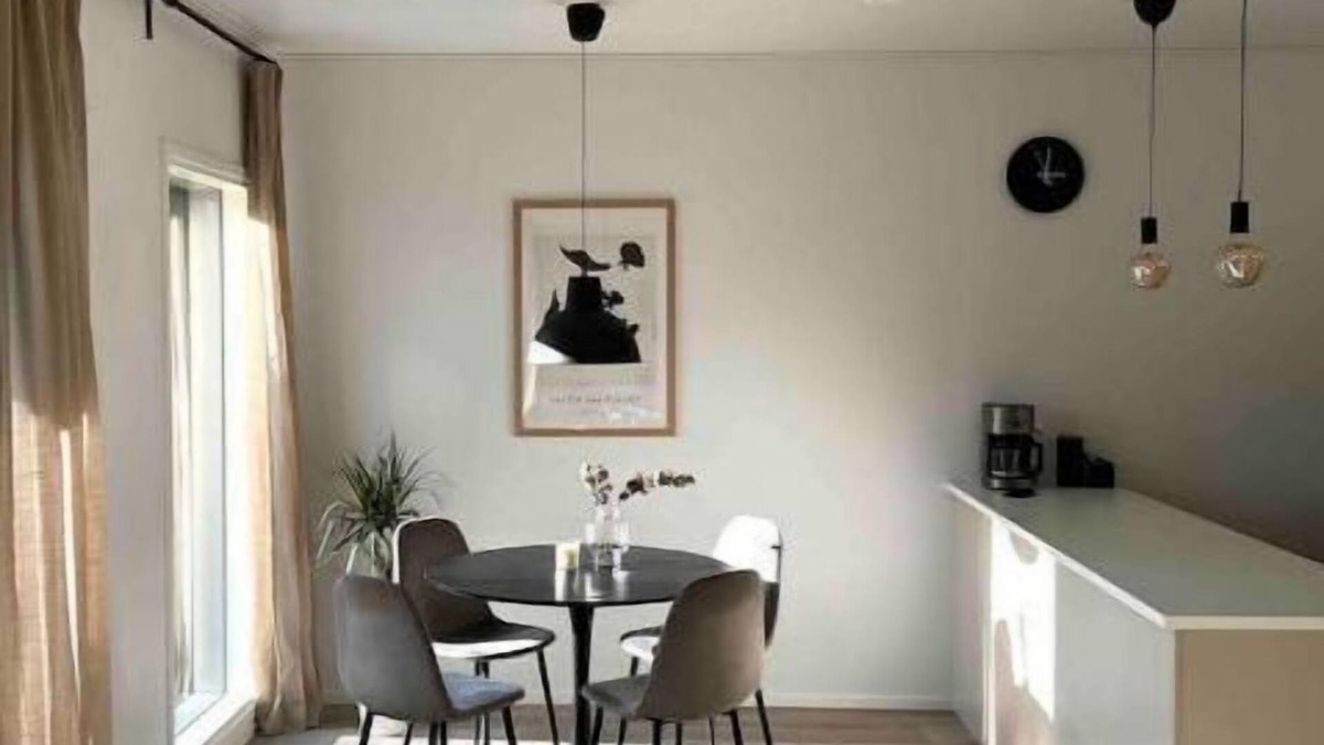 Vantaa House | Modern semi-detached house near the airport,free parking
