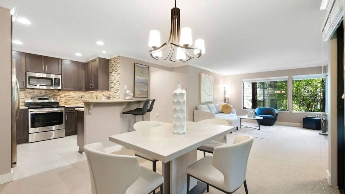 Northwest Bellevue Apartment | Modern & Serene~Min to Downtown