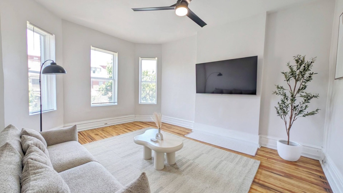 Shaw House | Modern Shaw Retreat -Office, Family, & Pet FriendlynWalkable to Tower Grove Park