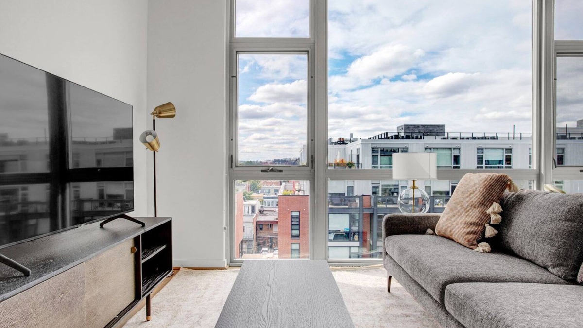 Shaw Apartment | Modern Shaw Studio w/Gym & W/D, near Metro & U St Bars, by Blueground