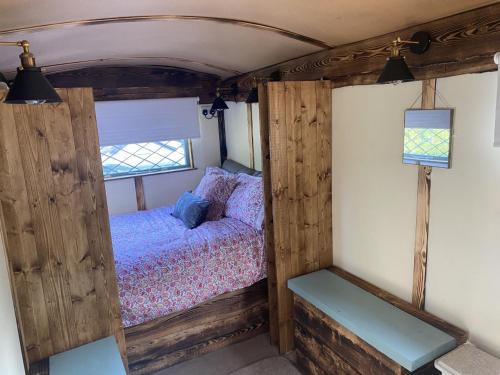 Turnchapel House | Modern Shepherd's Hut at St Anne's