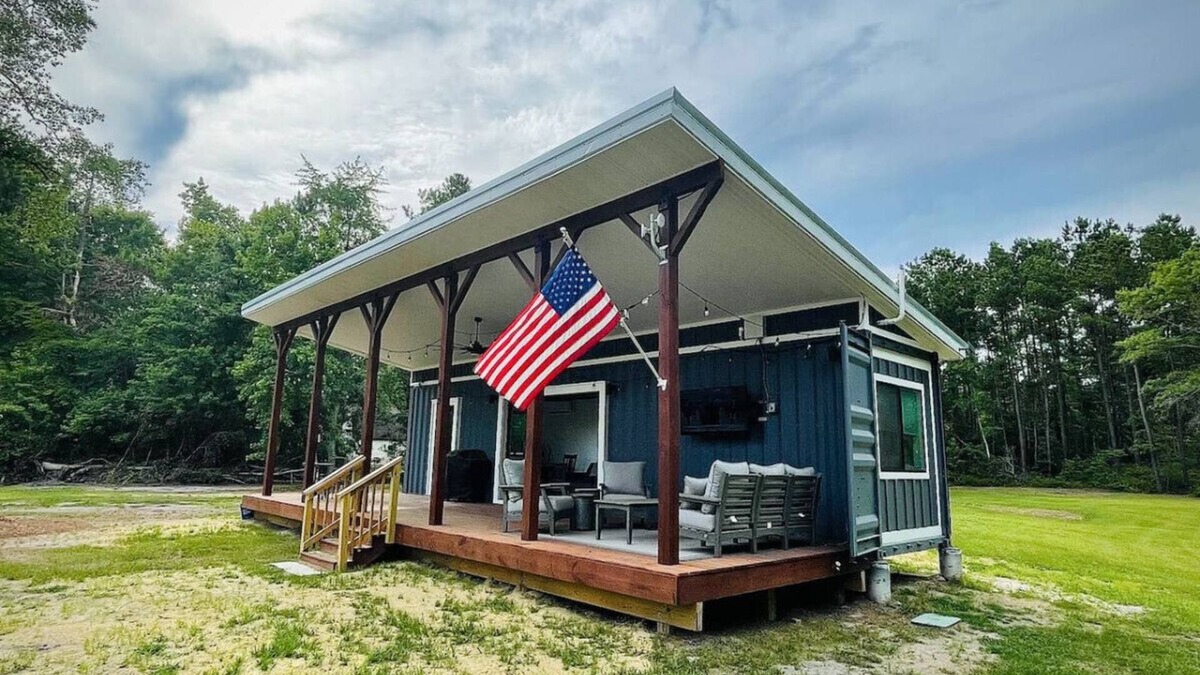 Rocky Point Cabin | Modern Shipping Container Cabin