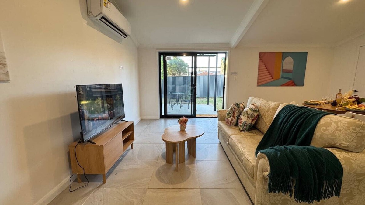 Belmont House | Modern Simplicity Granny Flat @Belmont