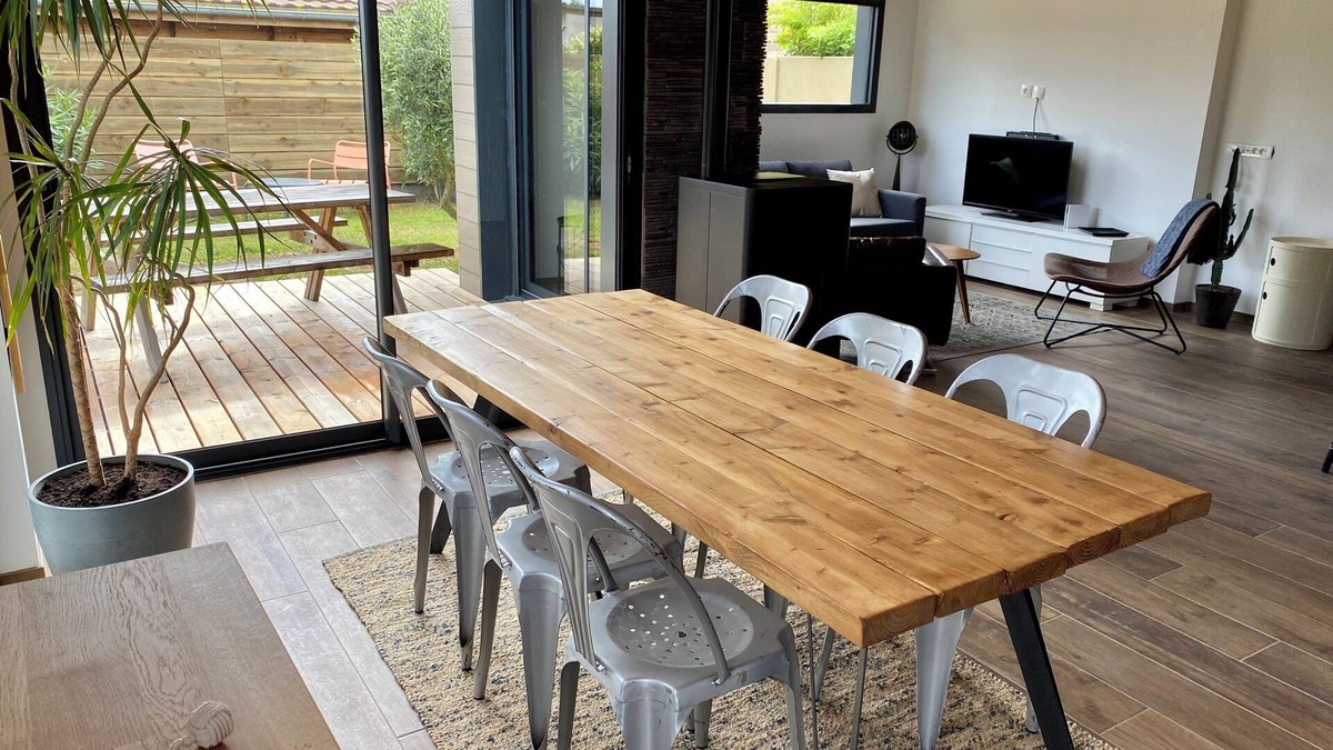 Lion-sur-Mer House | Modern single storey - private beach access