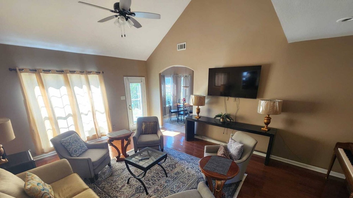 Cordova House | Modern Southern Suburbia East Memphis Estate
