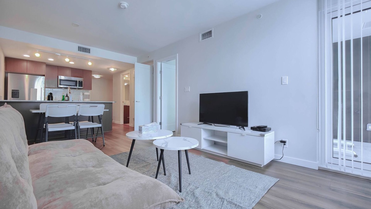 Golden Village Condo | Modern & Spacious 1.5 BDR Condo near YVR & Costco