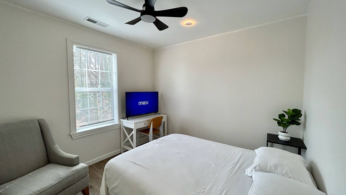 Norwalk Apartment | Modern & Spacious 2 Bedroom in SONO!