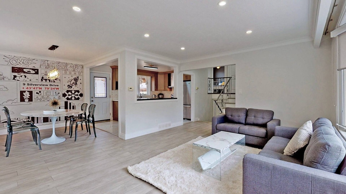 Newtonbrook House | Modern & Spacious 3BR Home