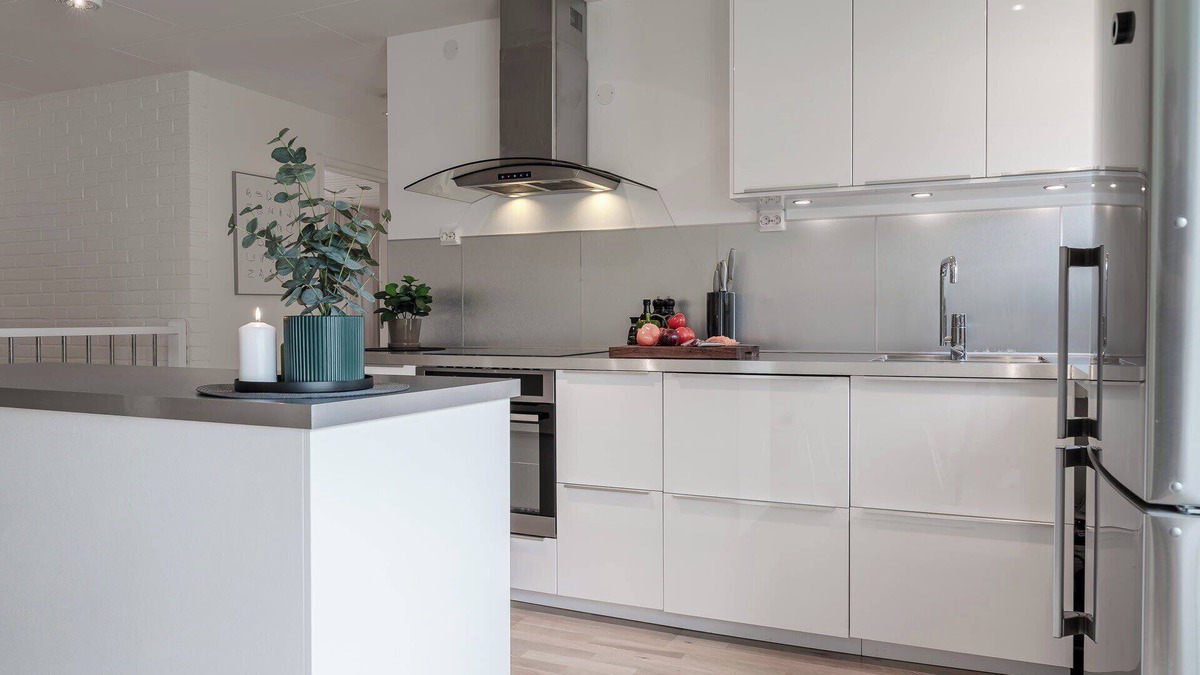 Lulea House | Modern Spacious 4BR Town House, Sauna, 7 Beds