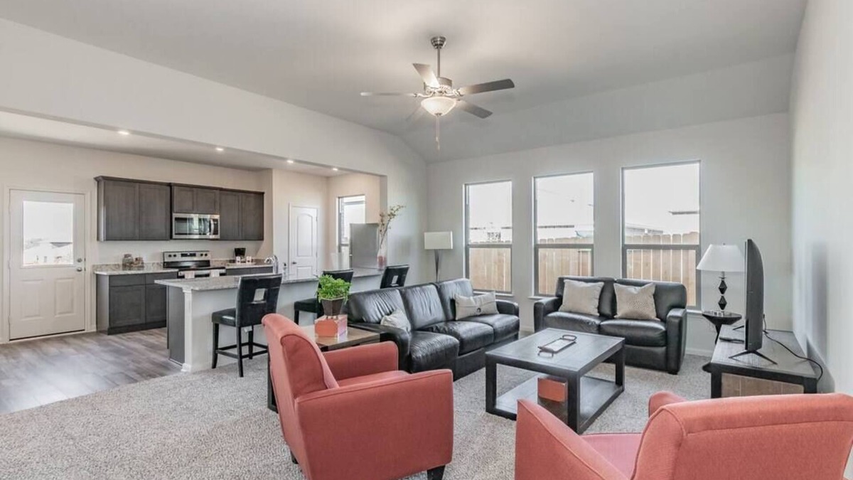 Seagoville House | Modern Spacious 4BR New Built Retreat ~ Fam&Group