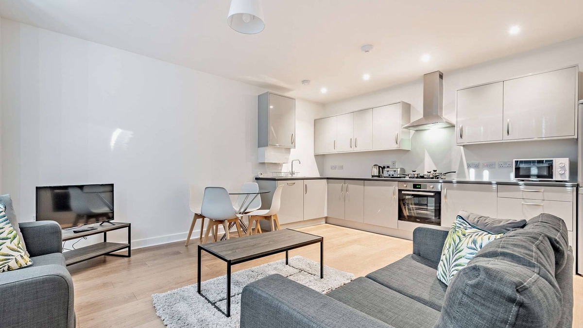 Oxford Apartment | Modern, spacious apartment with free parking