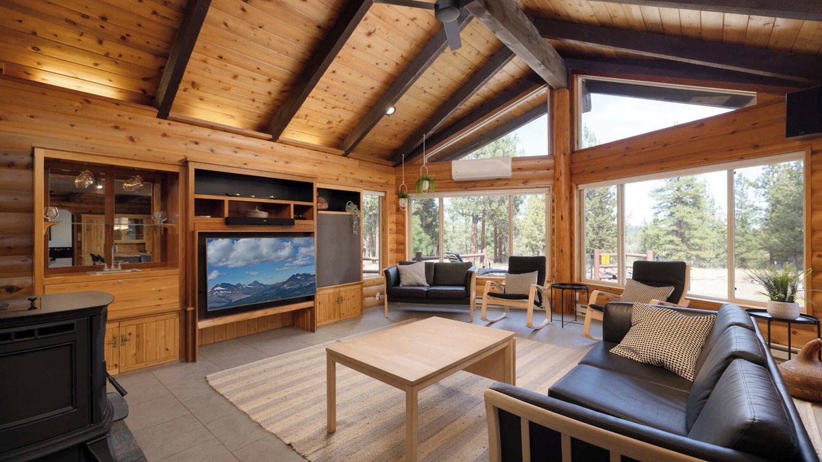 Sisters House | Modern Spacious Cabin Nestled on Several Acres of Scenic Land!