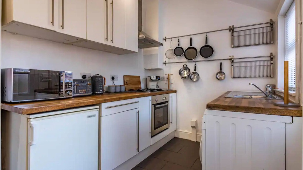 Forest Fields House | Modern, Spacious Home Near Nottingham City Centre