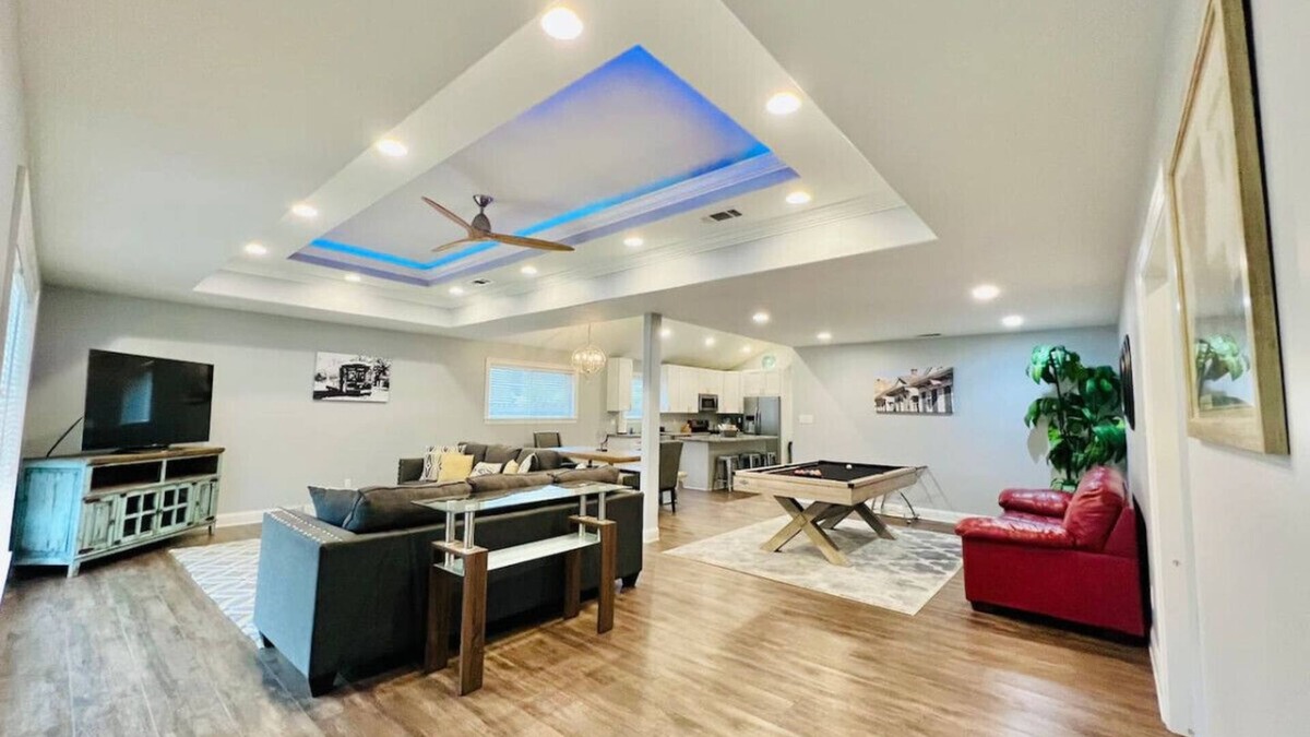 Fillmore Apartment | Modern Spacious Home with Movie Room