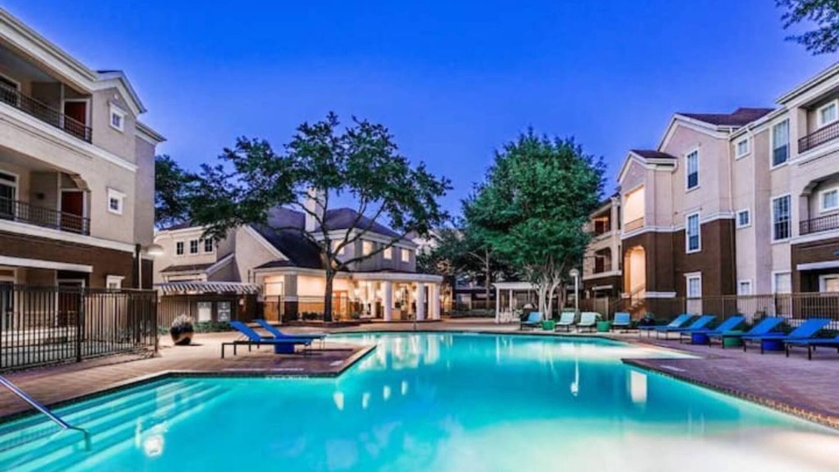 Stafford Apartment | Modern, Spacious, Luxurious, Executive, 3br 2ba