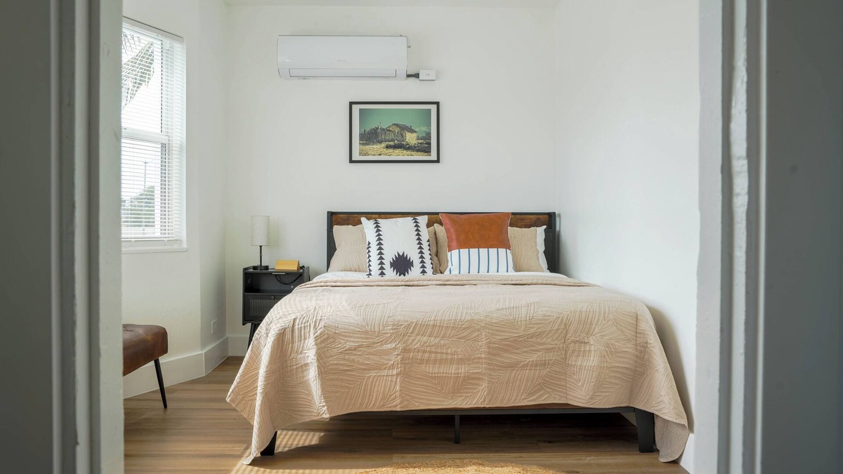 Old Northwood Historic District Hotel | Modern & Spacious 1BR + Sofa Bed