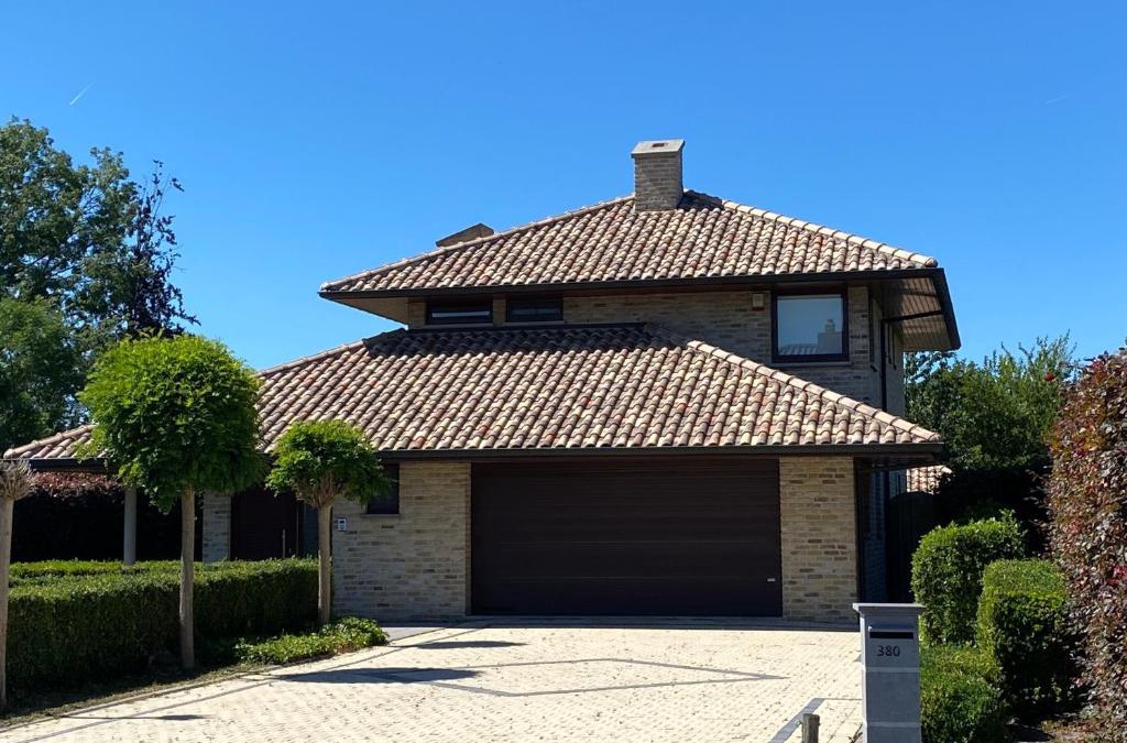 Eernegem House | Modern Spanish Hacienda - 10km from the coast
