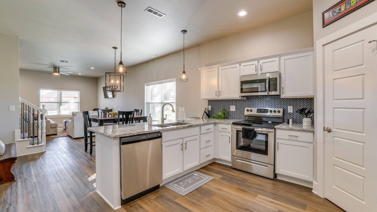 Bethel Heights House | Modern Springdale Home: 13 Mi to Fayetteville!