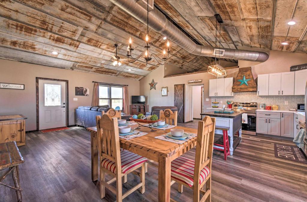 Morgan Mill House | Modern Stephenville Farmhouse 8 Mi to Dtwn!