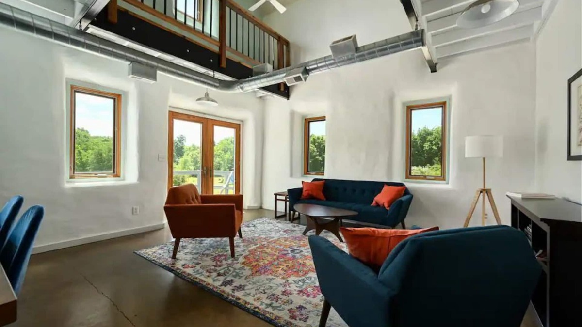Grantville House | Modern Strawbale on 10 Private Acres