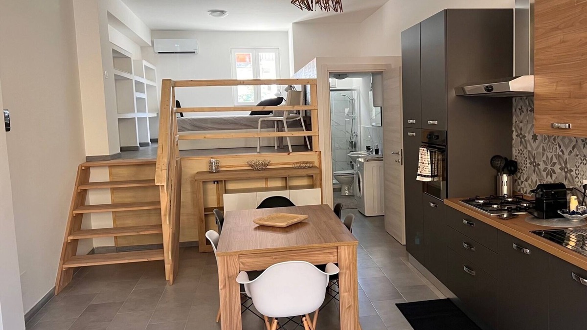 Motta Sant'Anastasia Apartment | Modern Studio Apartment - Historic town of Motta Sant'Anastasia