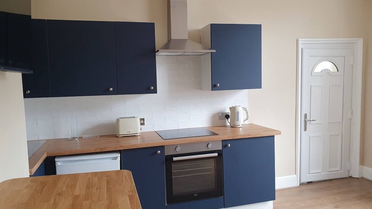 Stourport-on-Severn Apartment | Modern studio apartment in a 200-year old listed building