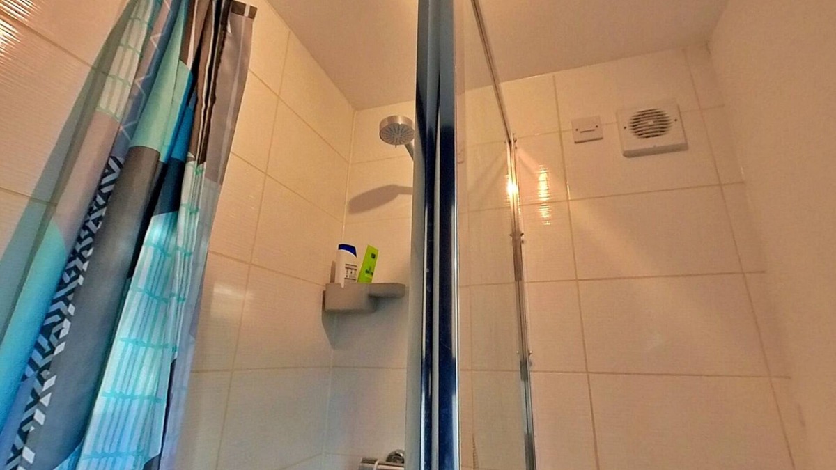 Cheltenham Apartment | Modern Studio Appartment