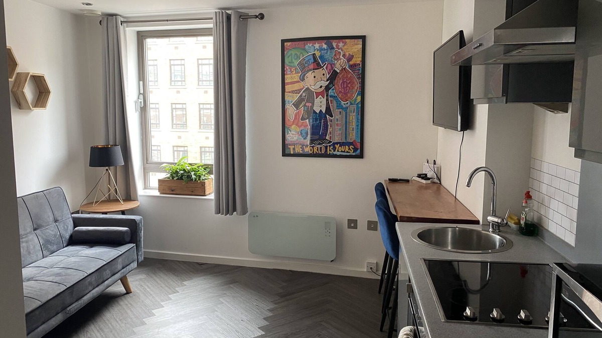 Leeds City Center Apartment | Modern Studio Apt in the heart of Leeds Centre