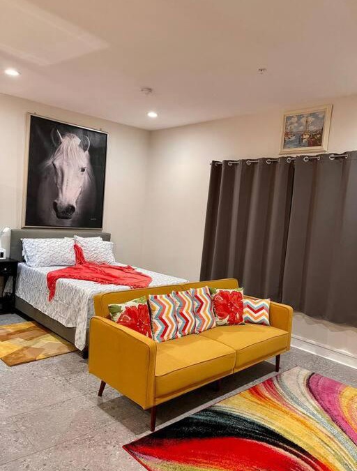 Riverside Apartment | Modern Studio, Heart of Riverside sq mins shops.