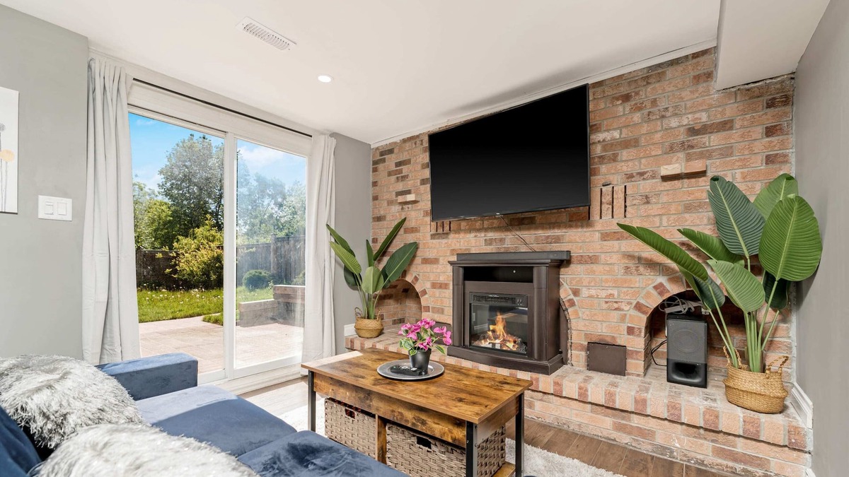 Kitchener Apartment | Modern Studio Home - Forest Heights!