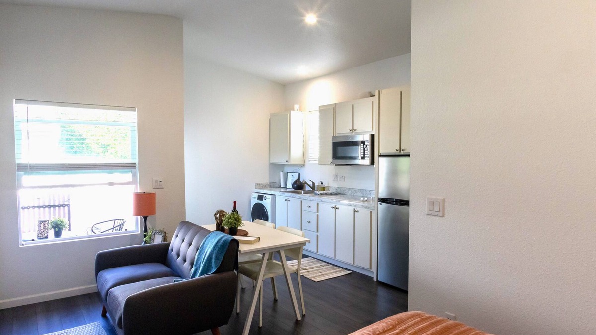 Culver - West House | Modern Studio House 🌞 Fully private & 5 min to beach