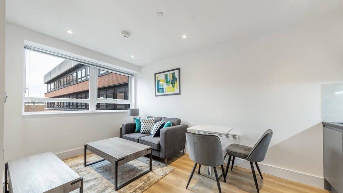 East Grinstead Apartment | Modern Studio in Central East Grinstead