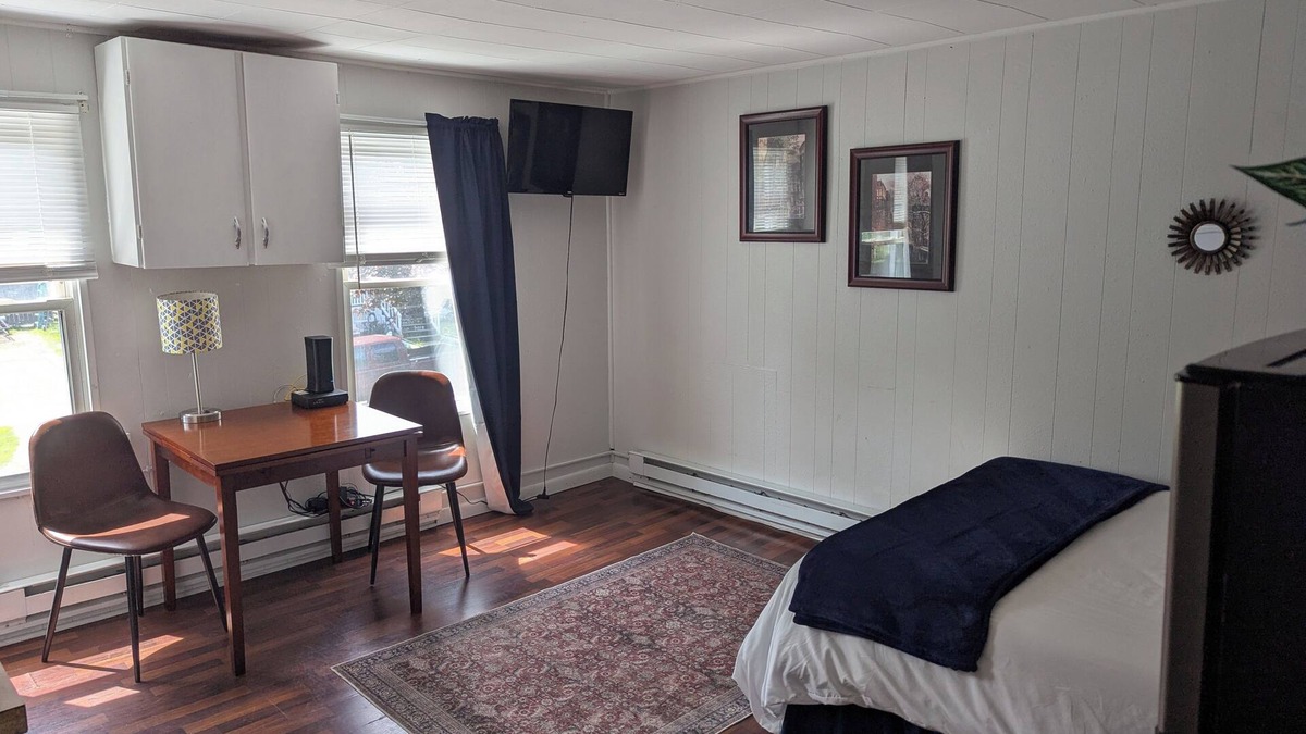 Oswego Apartment | Modern Studio in Oswego - Walk to Lake & Shops