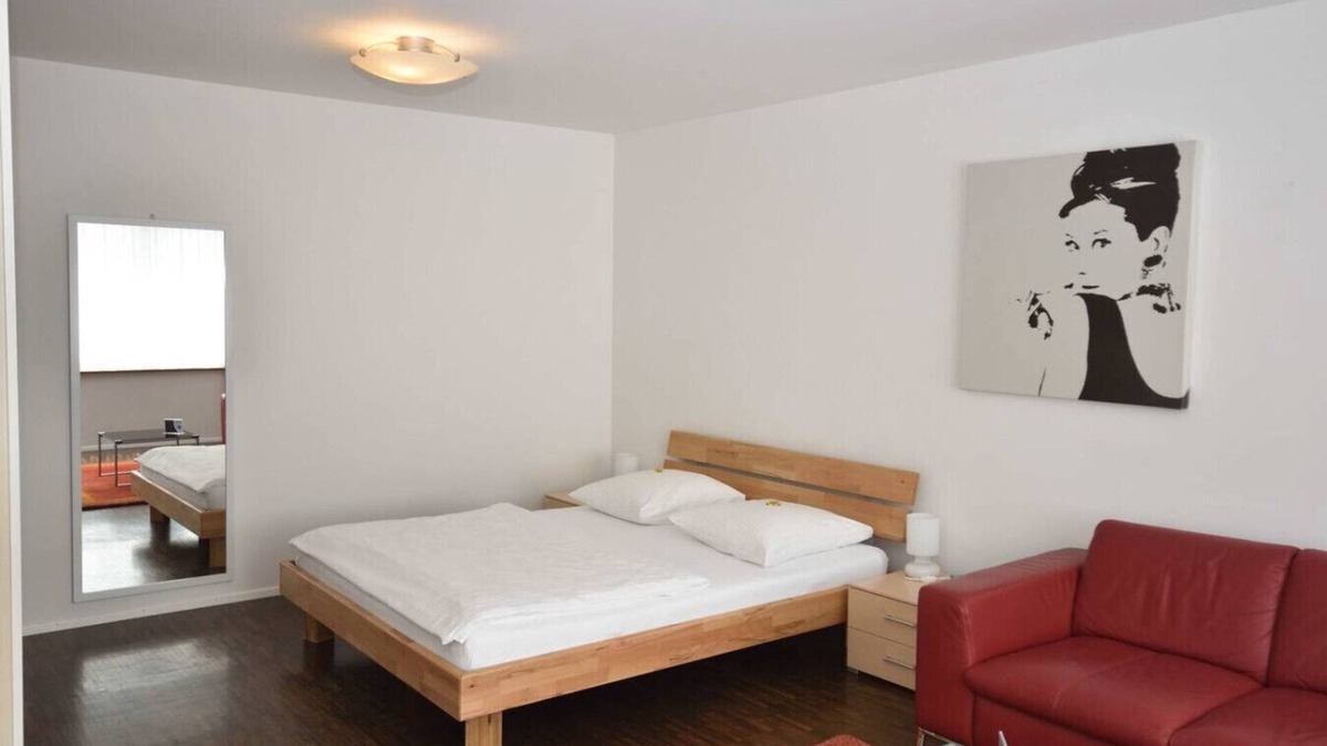 Seefeld Apartment | Modern studio in the city center (Flower 32)